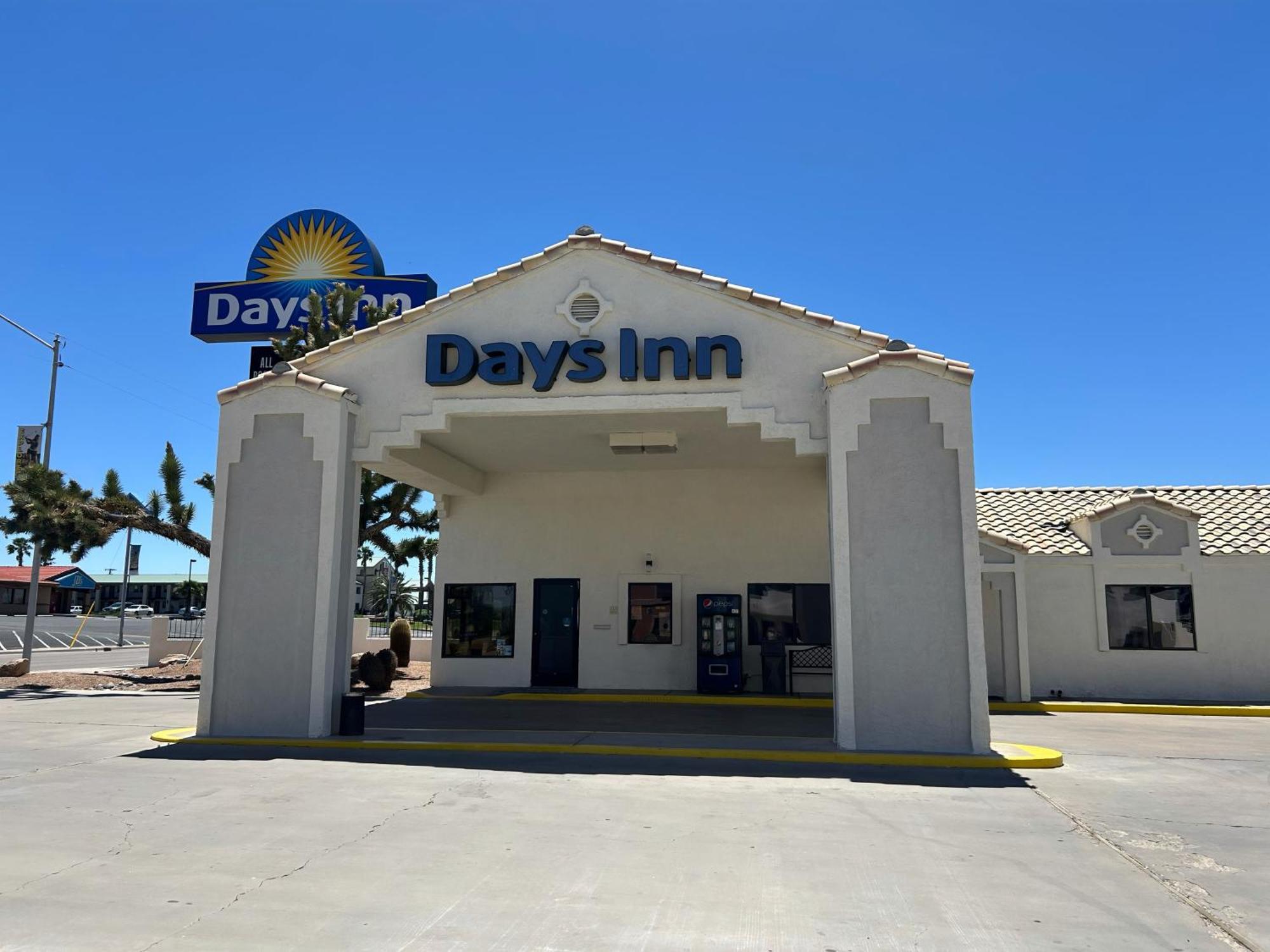 Days Inn By Wyndham Kingman West Luaran gambar